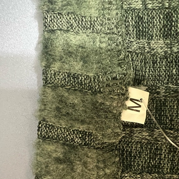 Green Ribbed Button Sweater - Picture 4 of 5